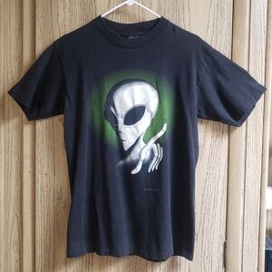 VTG Fashion Victim ALIEN 1995 USA T-Shirt Medium Single Stitch Glow-In-The-Dark